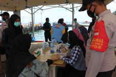 Warga dan Wisatawan...