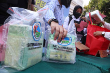 Nganggur Setahun Akibat...
