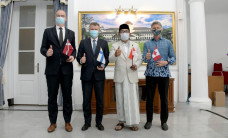 Bahas Kerjasama Ekonomi,...