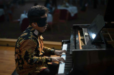 Mainkan 150 Lagu 5 Jam...