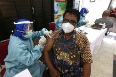 Dosen dan Tenaga Kependidikan...