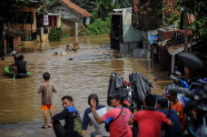 Ratusan Rumah Terendam...