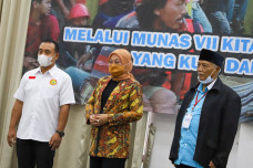 Menaker Tawarkan 21...