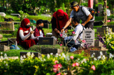 Ziarah Makam Jelang...