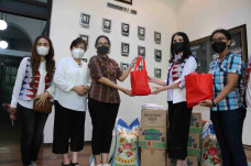Kartini Perindo Berbagi...
