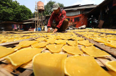 Permintaan Kerupuk Opak...