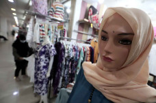Permintaan Busana Muslim...