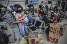 Lonjakan Penumpang di...