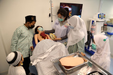 Anak Yatim Piatu Nikmati...