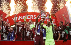 Bungkam Chelsea, Leicester...