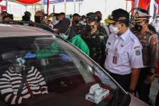 Anies Baswedan Tinjau...