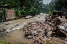 Sungai Cilaki Meluap,...
