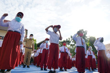 Bupati Hamim Pou Tinjau...