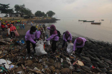 Aksi Bersih-Bersih Sampah...