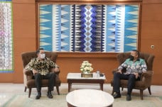 Ridwan Kamil Menerima...