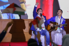 Pasha dan Enda Ungu...