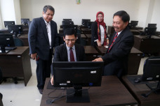 Meniti Kejayaan Majapahit,...