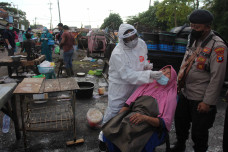 Pedagang Pasar Tradisional...