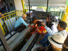 Hargai Leluhur Terdahulu,...