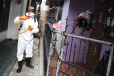 Penyemprotan Disinfektan...