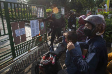 Larangan Berziarah di...