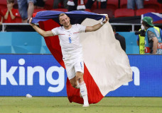 Menang 2-0, Republik...