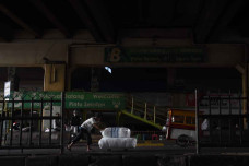 Pasar Tanah Abang Lengang...