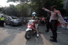 Petugas Gabungan Putar...