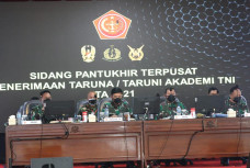 Panglima TNI Pimpin...