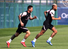 Mengintip Latihan Perdana...