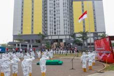 Mengintip Peringatan...