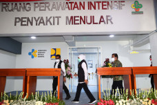 Gubernur Khofifah Resmikan...