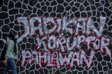 Mural Kritik KPK di...