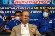 Serikat Pekerja Minta...