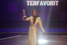 Kalahkan RANS Entertaiment...