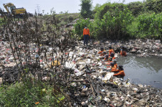 Pembersihan Sampah Kali...