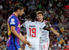 Dihajar Bayern Munchen...