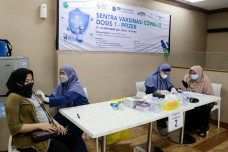 Hari Kedua Sentra Vaksinasi...