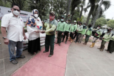 Partai Perindo Salurkan...