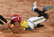 Softball Putri Sulawesi...