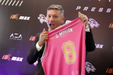 Gading Marten Jabat...