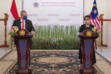 Pertemuan Bilateral...