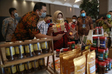 UKM Sektor Produk Kelautan...