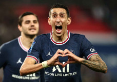 PSG Bungkam Lille 2-1,...