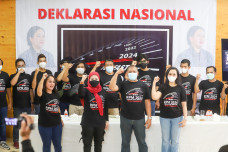 Tak Mau Kalah, Sejumlah...