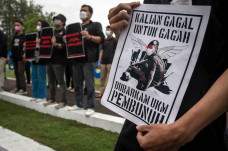 Aksi Unjuk Rasa Mahasiswa...