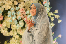 Potret Ria Ricis Tampil...