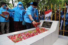 Anis Matta Ziarah dan...