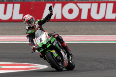 Jonathan Rea Menangi...