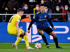 Bungkam Villarreal,...